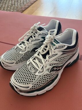 Saucony Progrid Omni 9